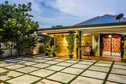 surprised homestay by ubook