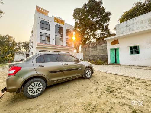 raghuveer sadan near ram mandir 10 min walk