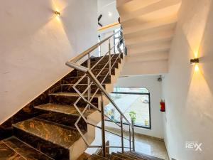 raghuveer sadan near ram mandir 10 min walk