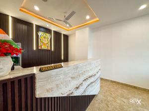 raghuveer sadan near ram mandir 10 min walk