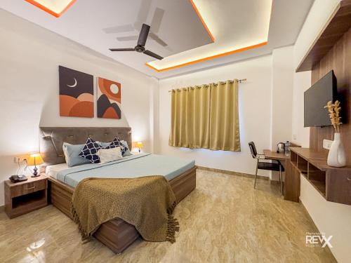 raghuveer sadan near ram mandir 10 min walk