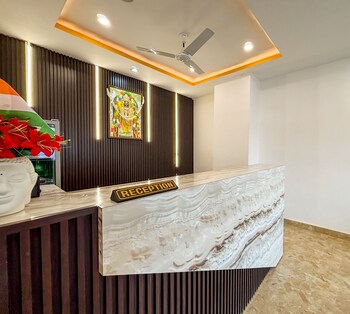 raghuveer sadan near ram mandir 10 min walk