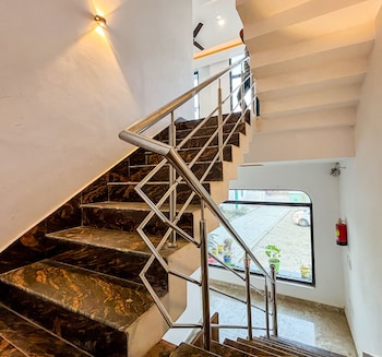 raghuveer sadan near ram mandir 10 min walk