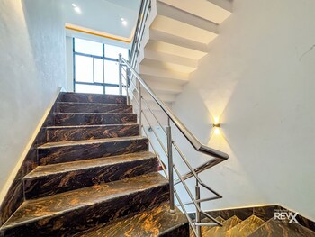 raghuveer sadan near ram mandir 10 min walk