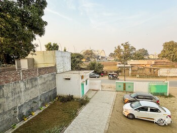 raghuveer sadan near ram mandir 10 min walk