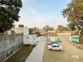 raghuveer sadan near ram mandir 10 min walk