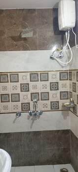 hariom home stay by grb