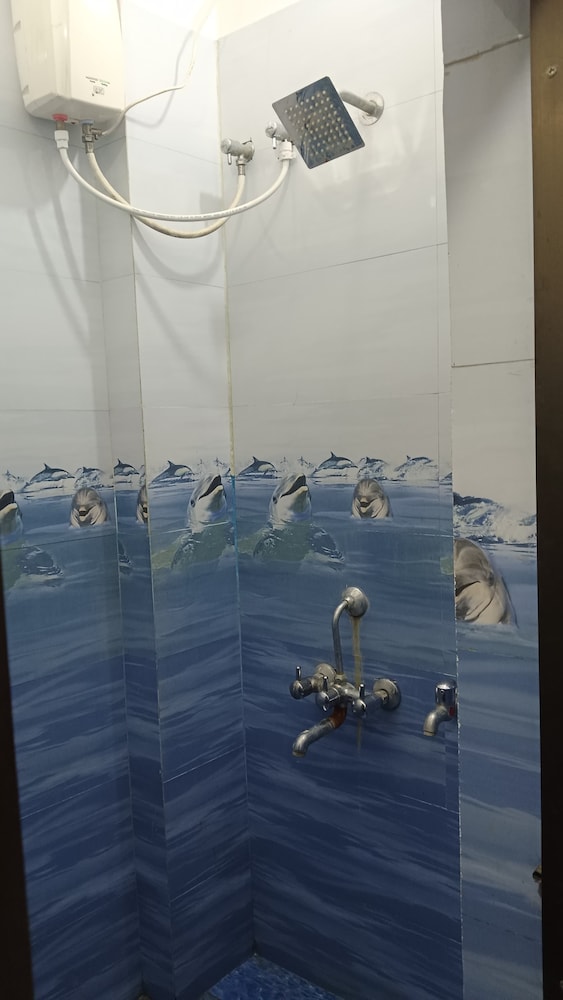 hariom home stay by grb