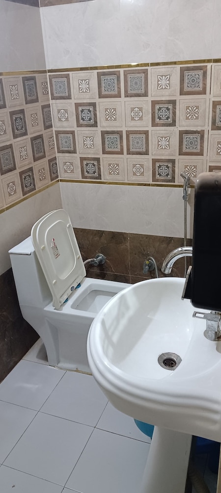 hariom home stay by grb