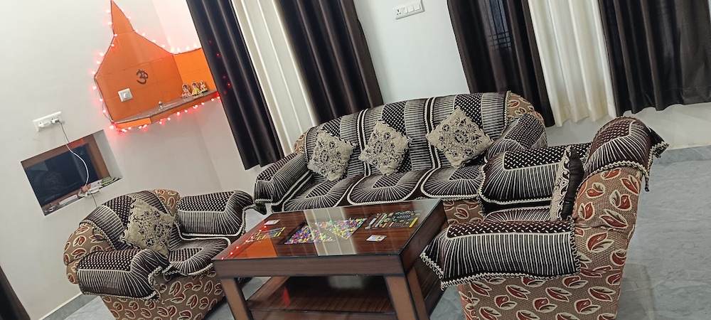 hariom home stay by grb