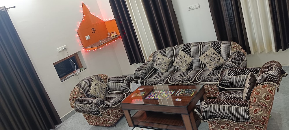 hariom home stay by grb