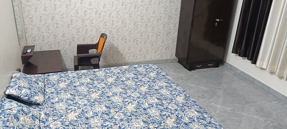 hariom home stay by grb