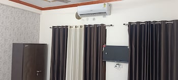 hariom home stay by grb