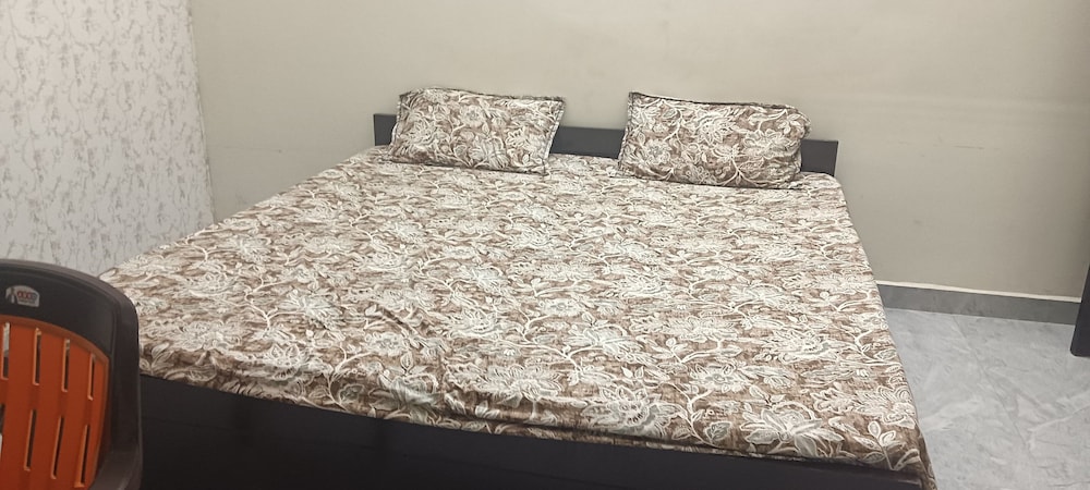 hariom home stay by grb