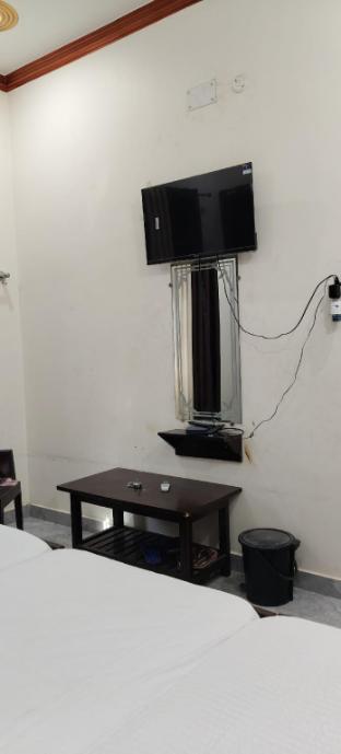 hariom home stay by grb