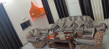 hariom home stay by grb