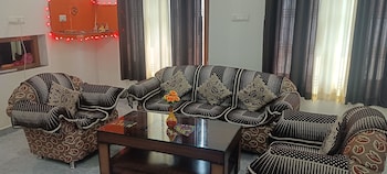 hariom home stay by grb