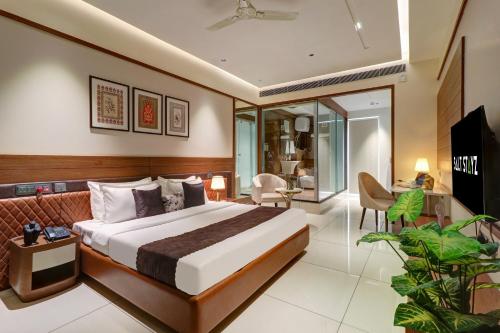 Saltstayz Premier - Mohali Chandigarh,,4 star