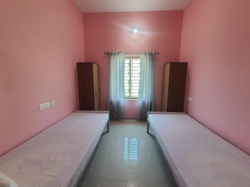 Moon Guest House,,2 star