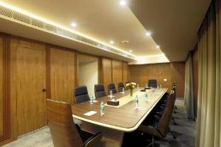 the hoften sterling plaza near kempegowda international airport