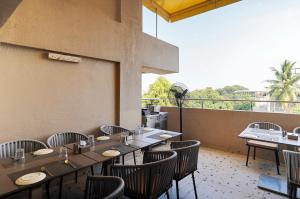 hotel everest regency pune