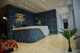 The Palace Suites,,3 star