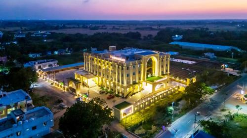 Le Royale Palace,,3 star