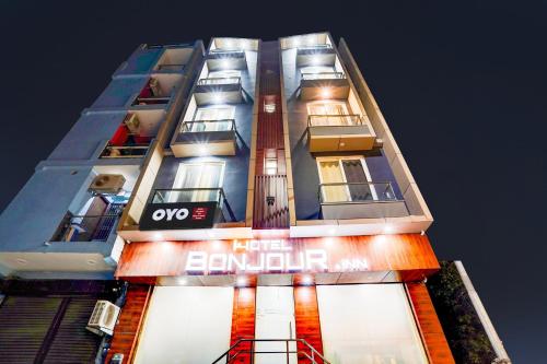 hotel o bonjour inn near crown plaza