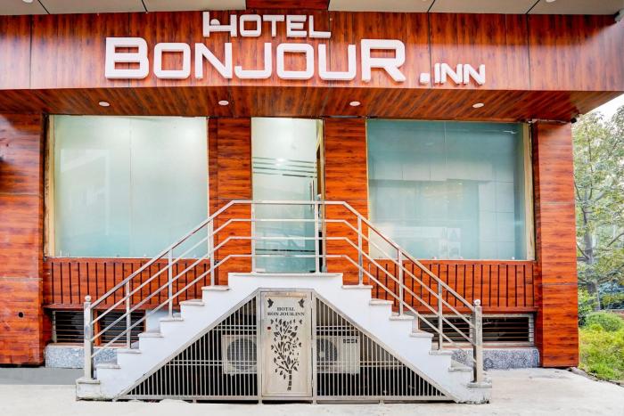 hotel o bonjour inn near crown plaza