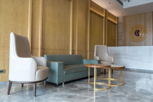 click collection lucknow