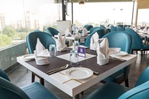 click collection lucknow