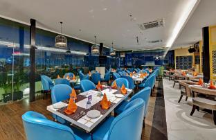 click collection lucknow