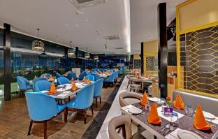 click collection lucknow