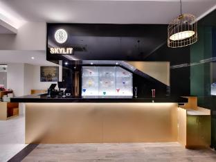 click collection lucknow