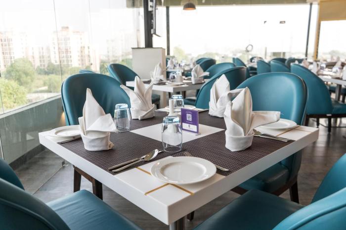 click collection lucknow