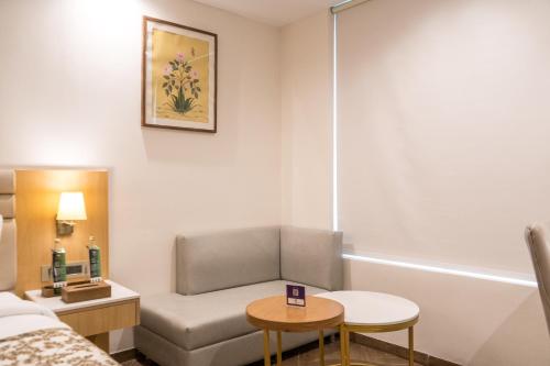 click collection lucknow