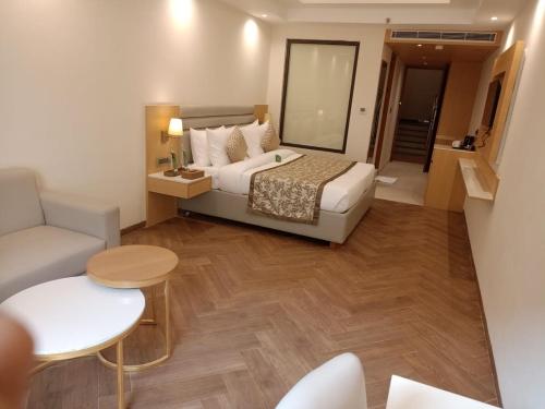 Click Collection Lucknow,,3 star