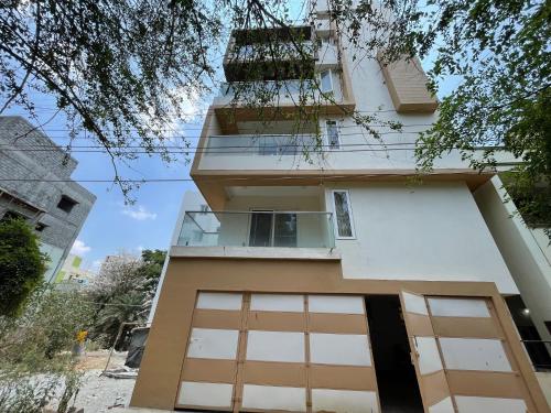 ssn homestays in bangalore near la casa