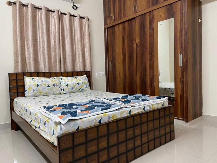 ssn homestays in bangalore near la casa