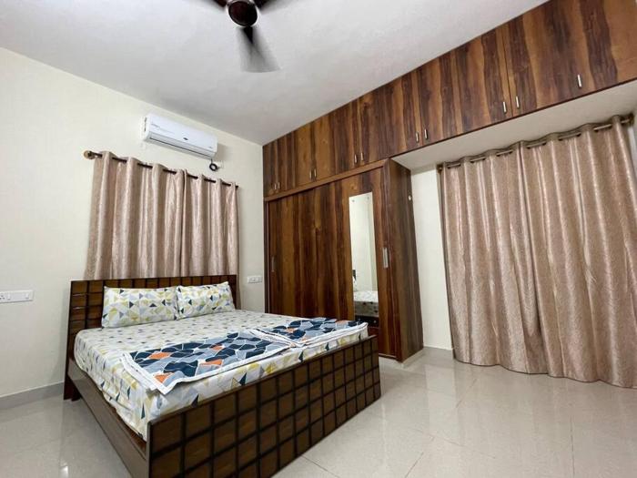 ssn homestays in bangalore near la casa