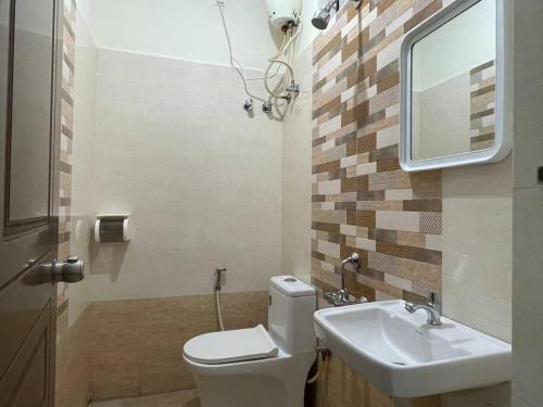 ssn homestays in bangalore near la casa