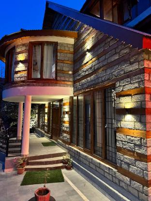 cloudscape villa retreat 3br duplex by homeyhuts