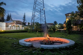 encanto farmstay resort