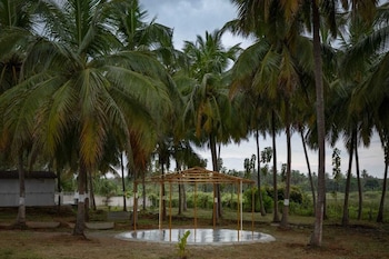 encanto farmstay resort