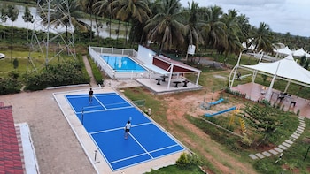 encanto farmstay resort
