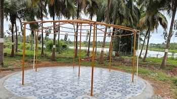 encanto farmstay resort