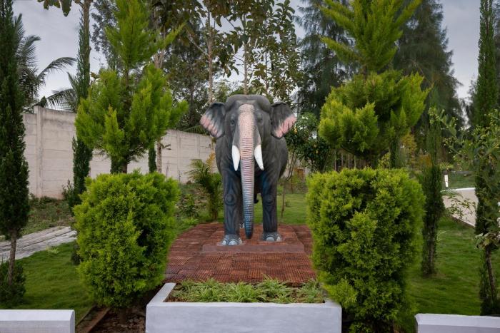 encanto farmstay resort