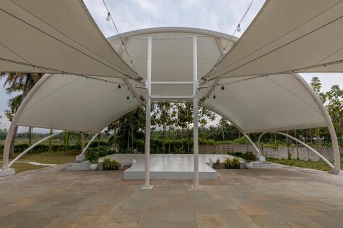 encanto farmstay resort