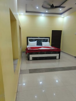 hotel dev kashi