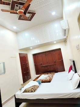 hotel dev kashi